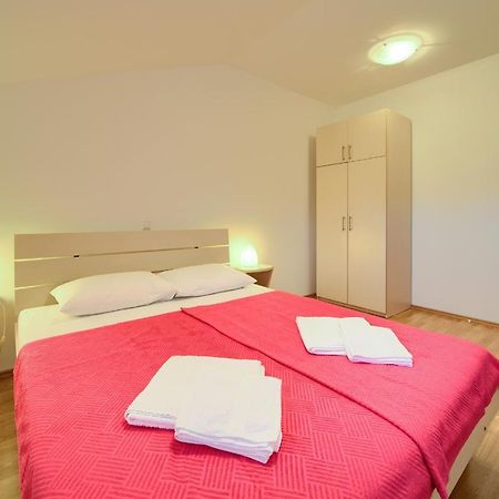 Apartments Ivica Krk Island 실로 외부 사진