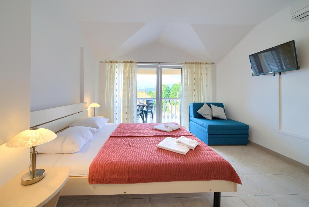 Apartments Ivica Krk Island 실로 외부 사진