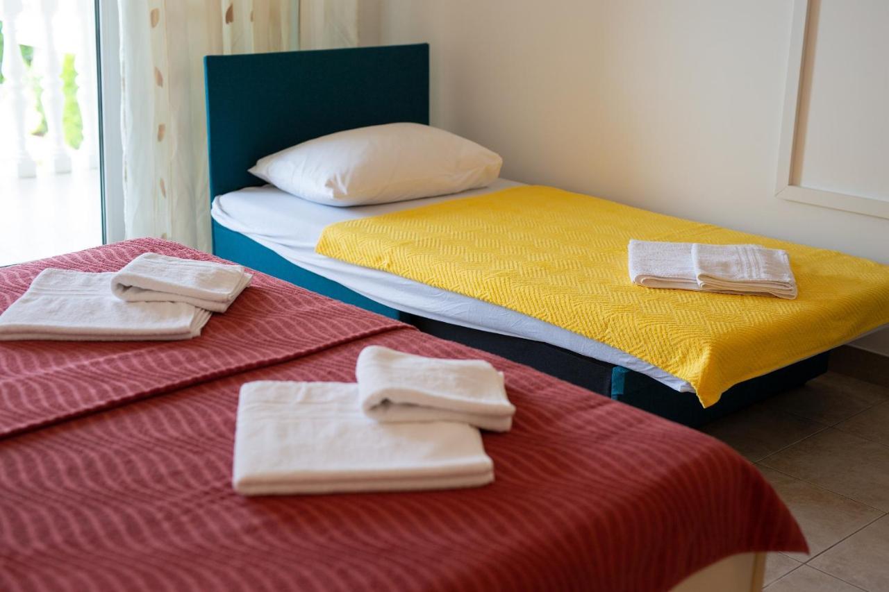 Apartments Ivica Krk Island 실로 외부 사진