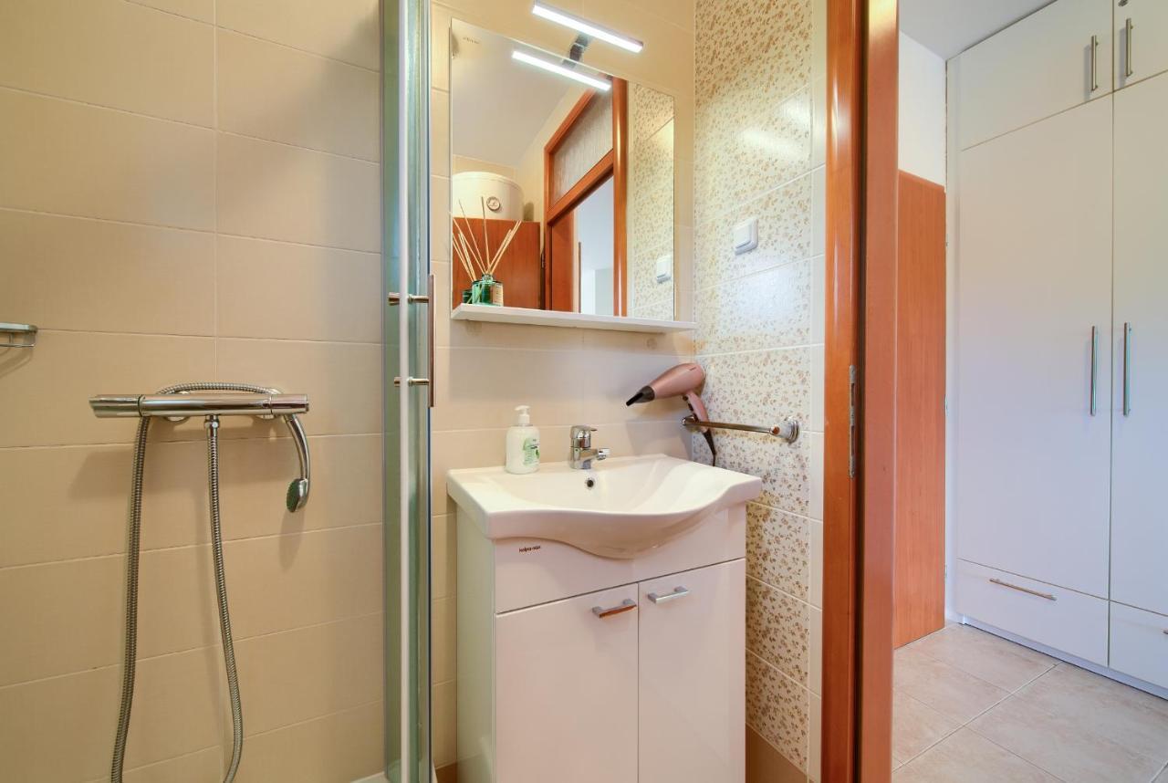 Apartments Ivica Krk Island 실로 외부 사진