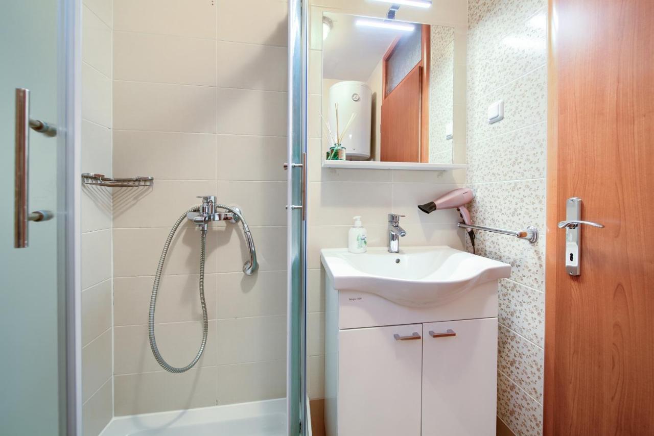 Apartments Ivica Krk Island 실로 외부 사진