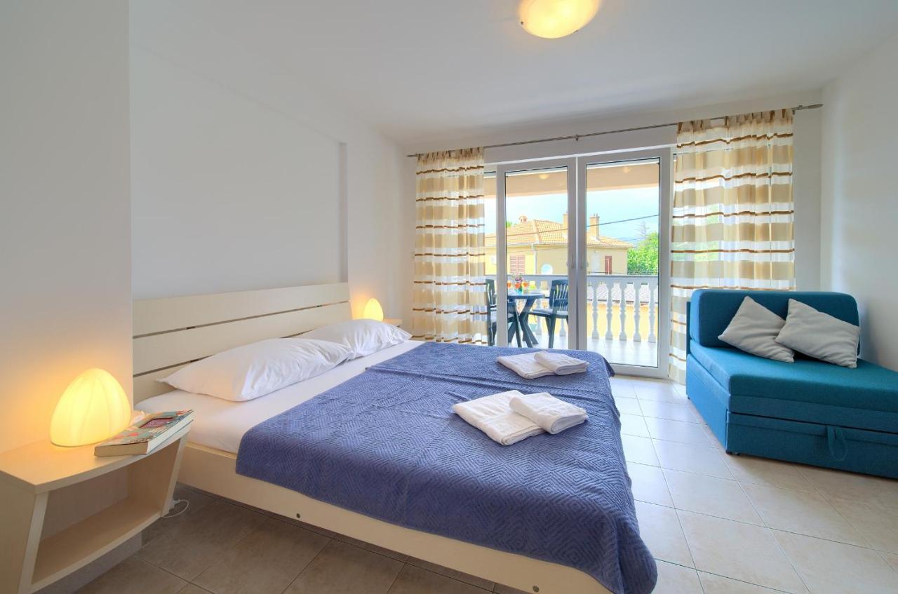 Apartments Ivica Krk Island 실로 외부 사진
