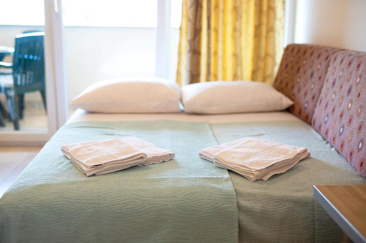 Apartments Ivica Krk Island 실로 외부 사진
