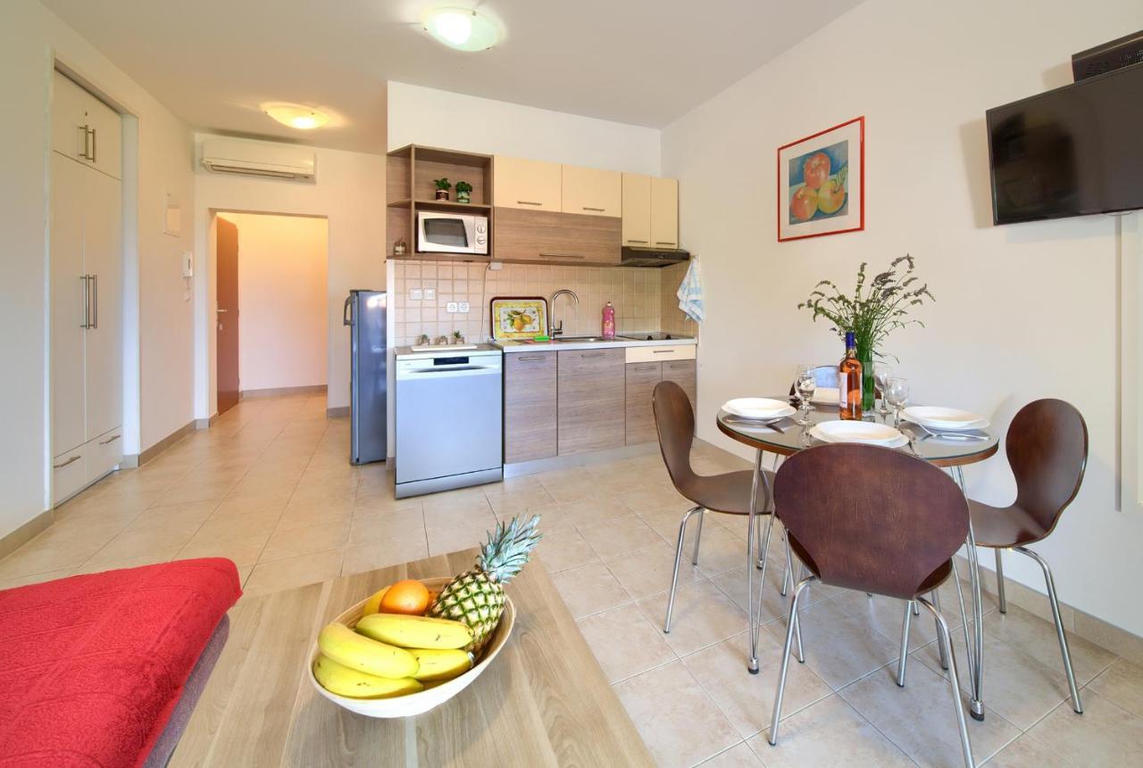 Apartments Ivica Krk Island 실로 외부 사진