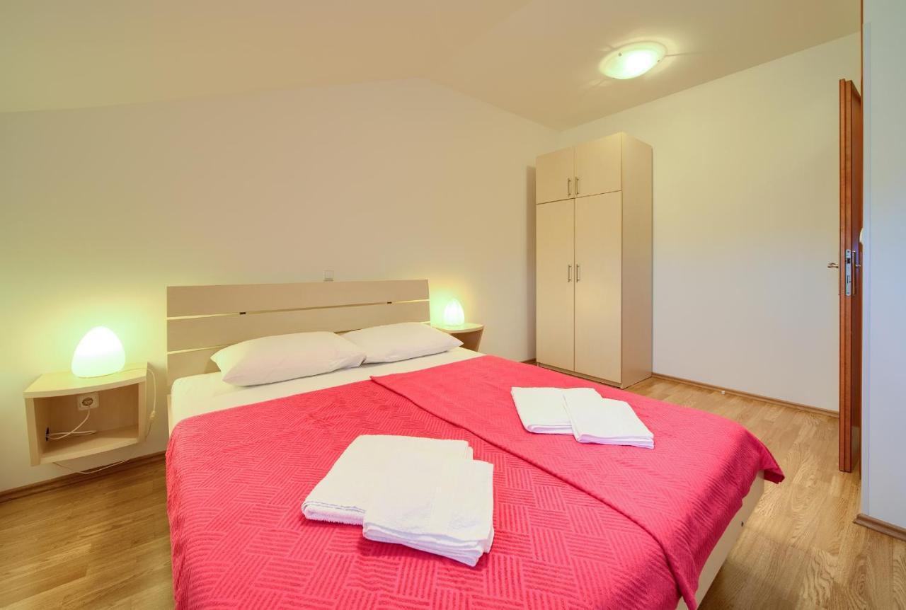 Apartments Ivica Krk Island 실로 외부 사진