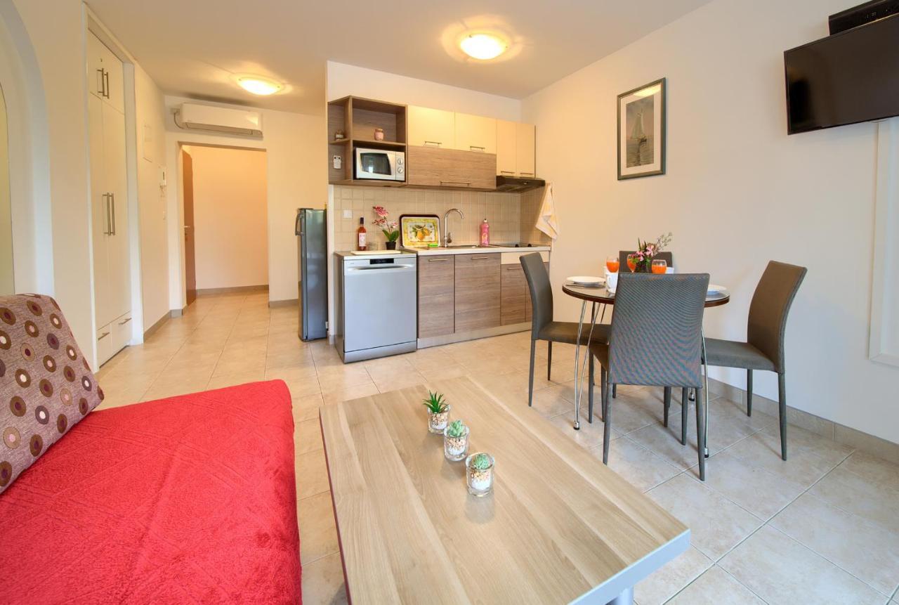 Apartments Ivica Krk Island 실로 외부 사진