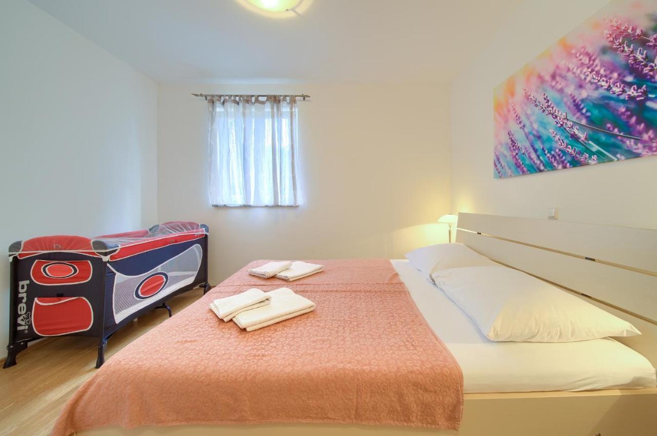 Apartments Ivica Krk Island 실로 외부 사진