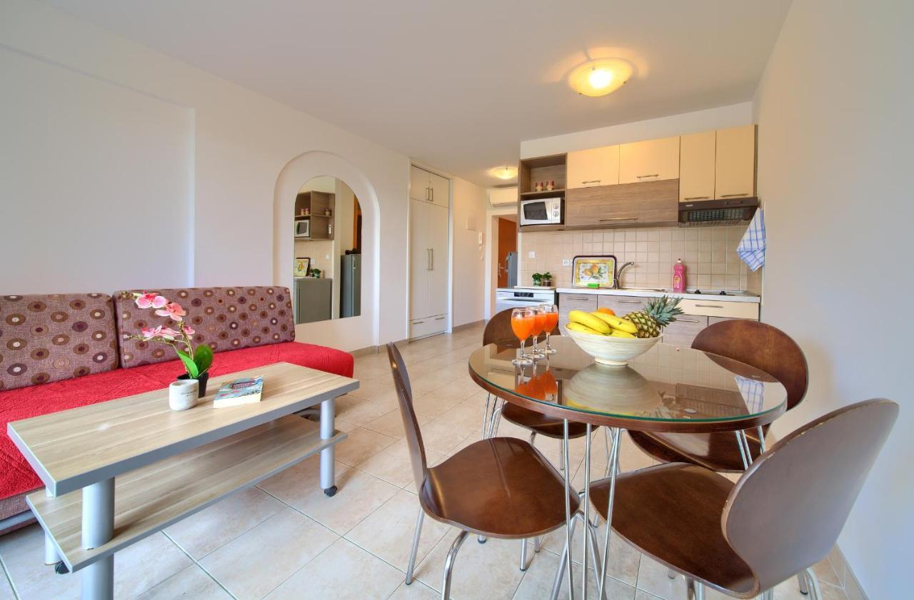 Apartments Ivica Krk Island 실로 외부 사진
