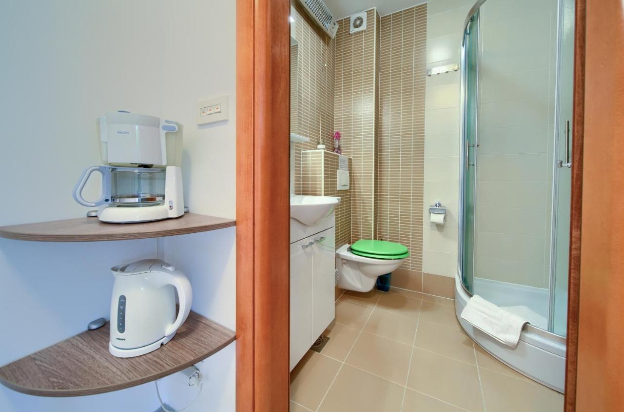 Apartments Ivica Krk Island 실로 외부 사진