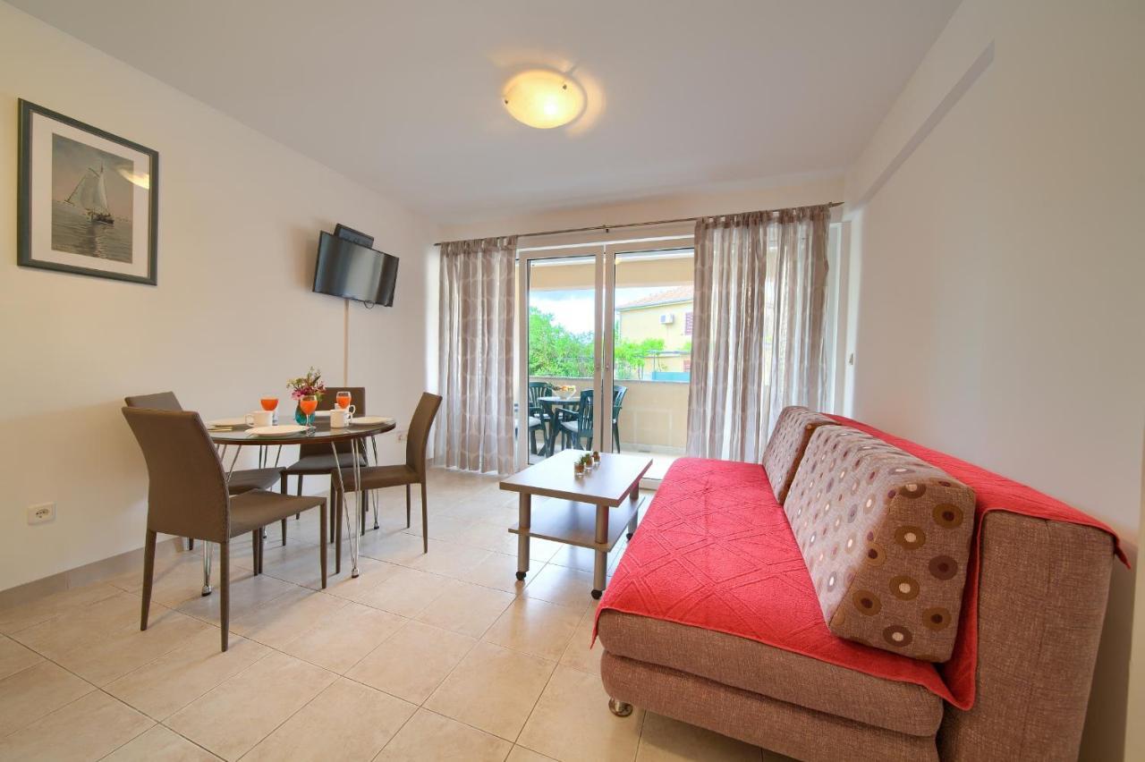 Apartments Ivica Krk Island 실로 외부 사진