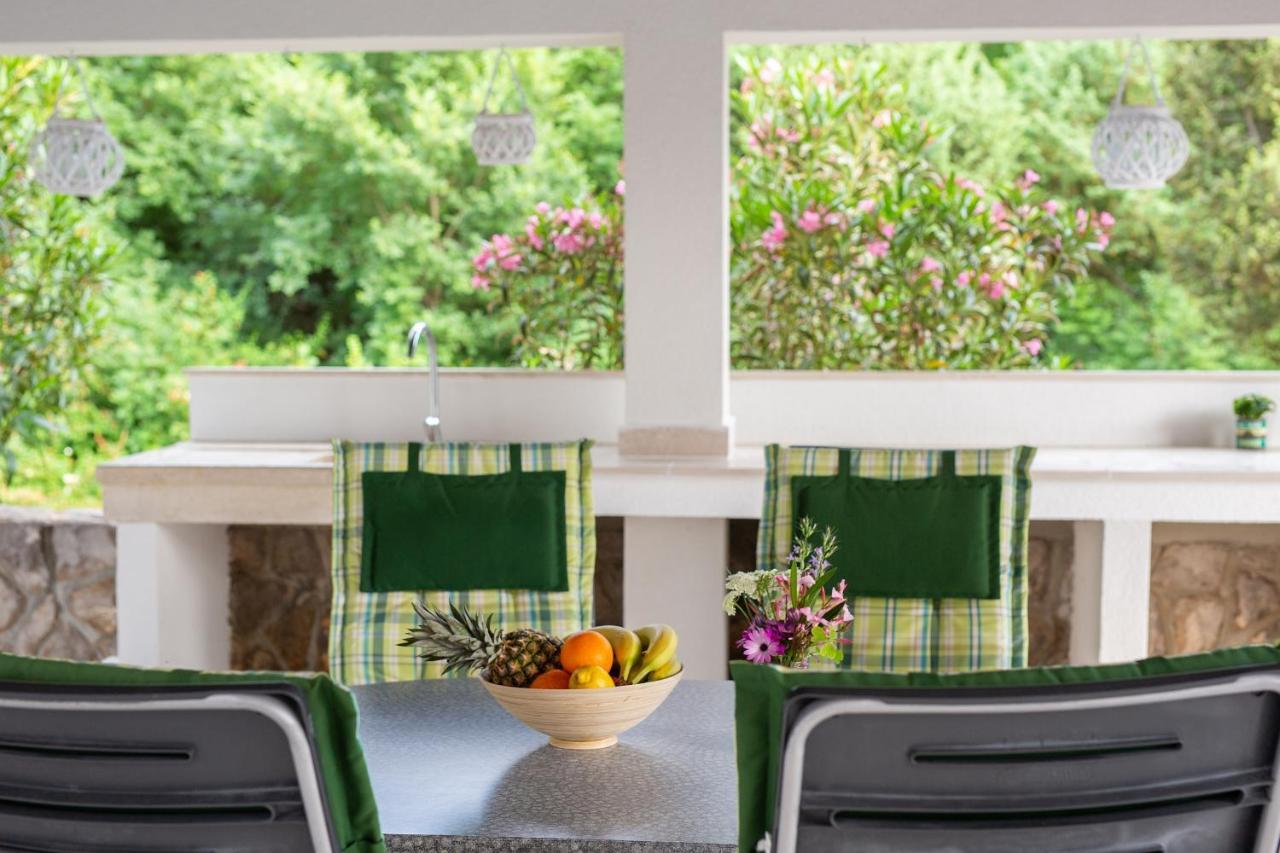 Apartments Ivica Krk Island 실로 외부 사진