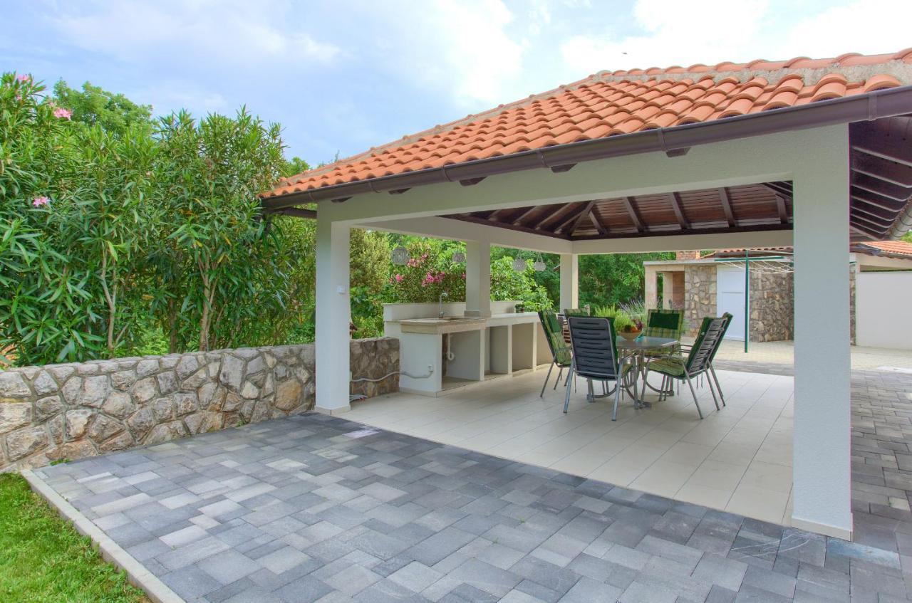 Apartments Ivica Krk Island 실로 외부 사진